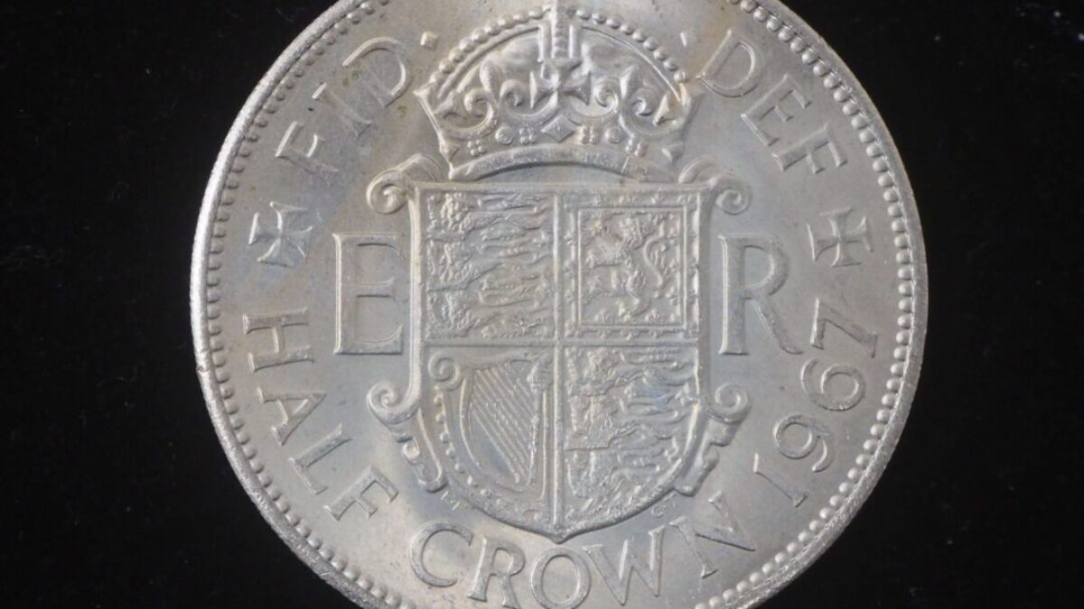 ハーフクラウンとは？英国旧貨幣制度の通貨ハーフクラウンをやさしく