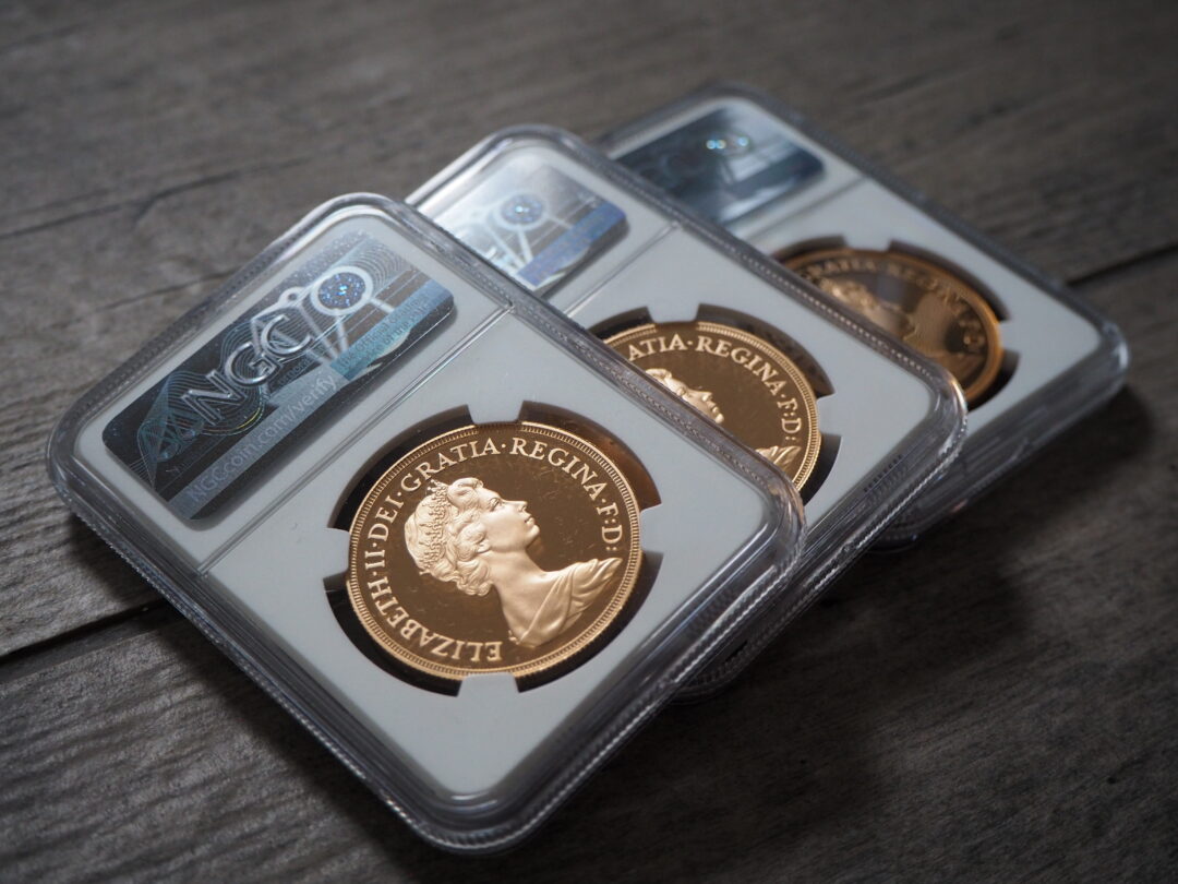 ヤングエリザベス5ポンド金貨3枚組