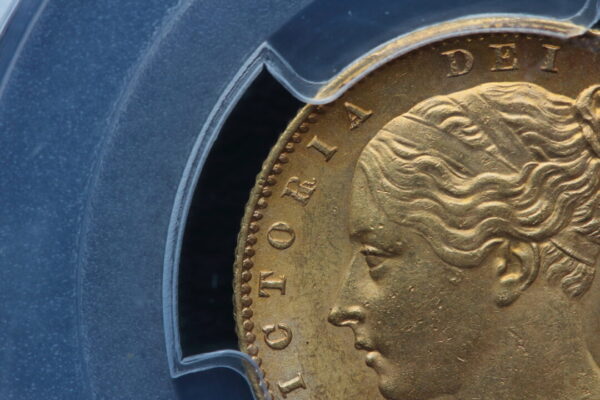 【R4 ミントエラー】1862年ビクトリアヤングヘッド ソブリン金貨 R over Inverted R PCGS MS63 (Single Finest) - 画像 (5)