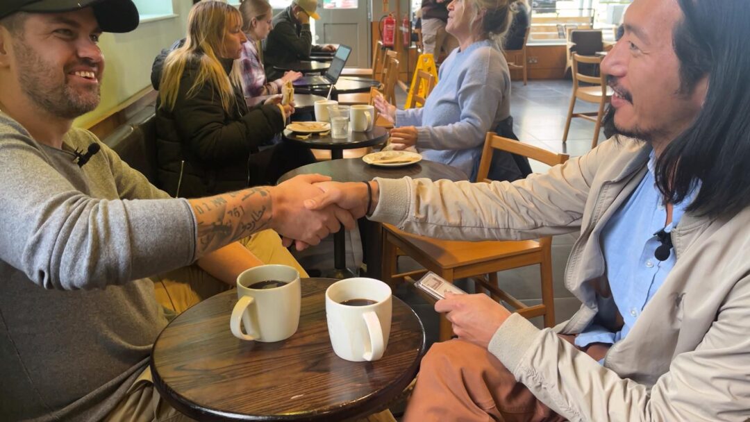 イギリス人ディーラーと握手