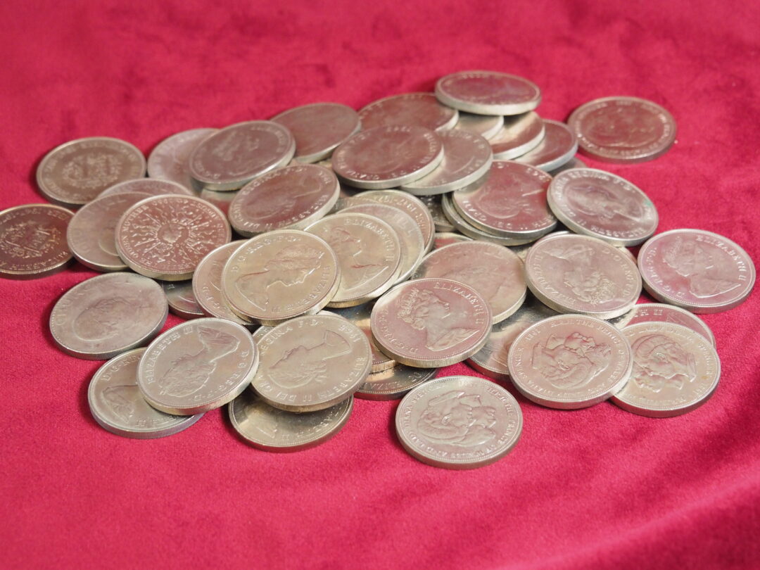 イギリスエリザベスクラウン斜めベルベット